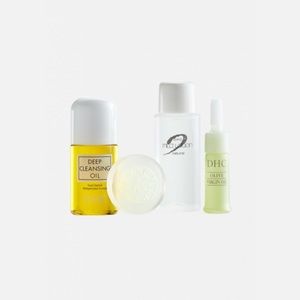 DHC olive travel set